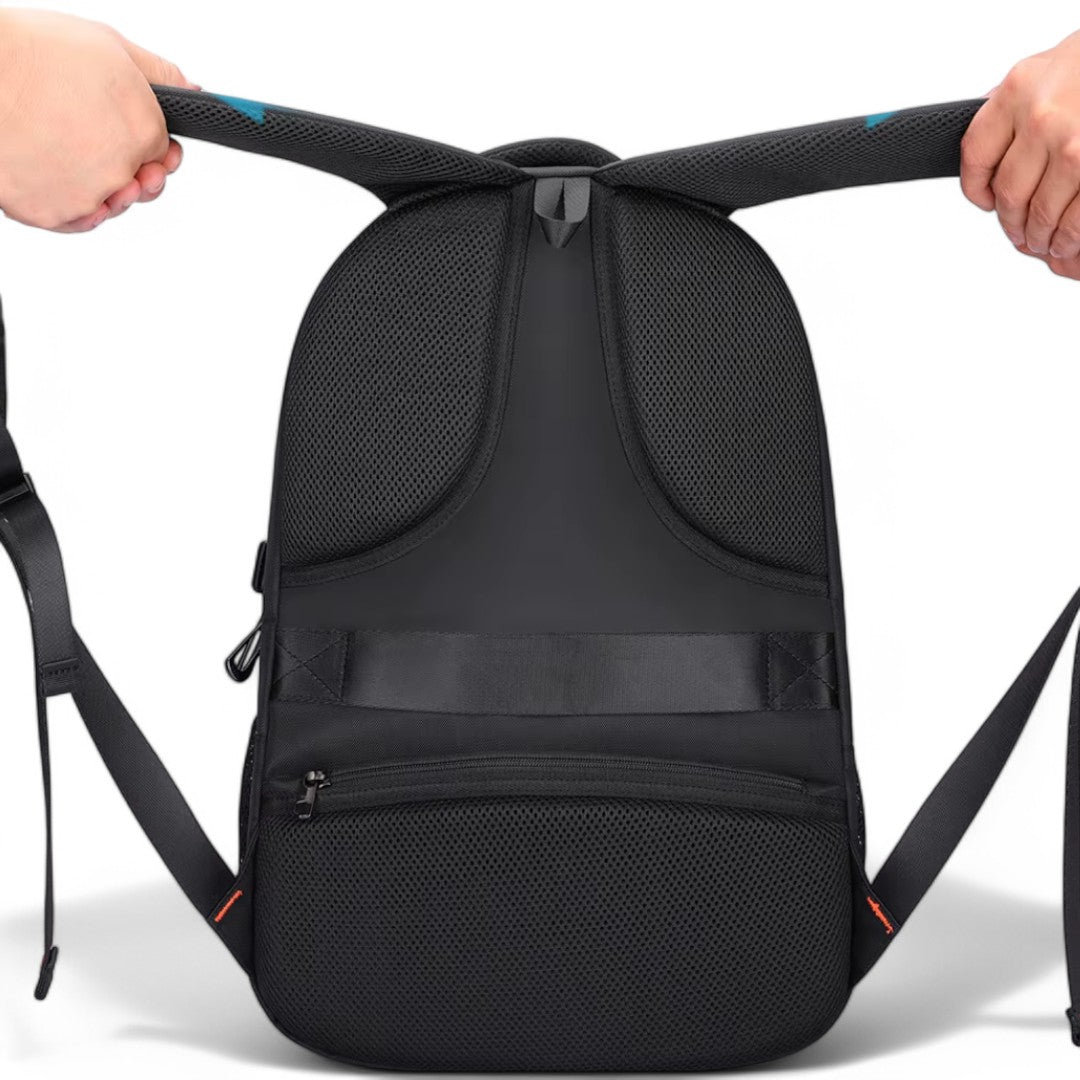 Mochila impermeable negra de 30L, ideal para viajes y avión