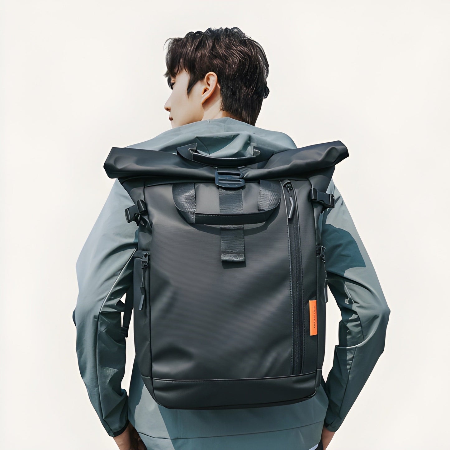 Mochila Roll-Top Impermeable 30L para Portátil 15” – Hombre/Mujer