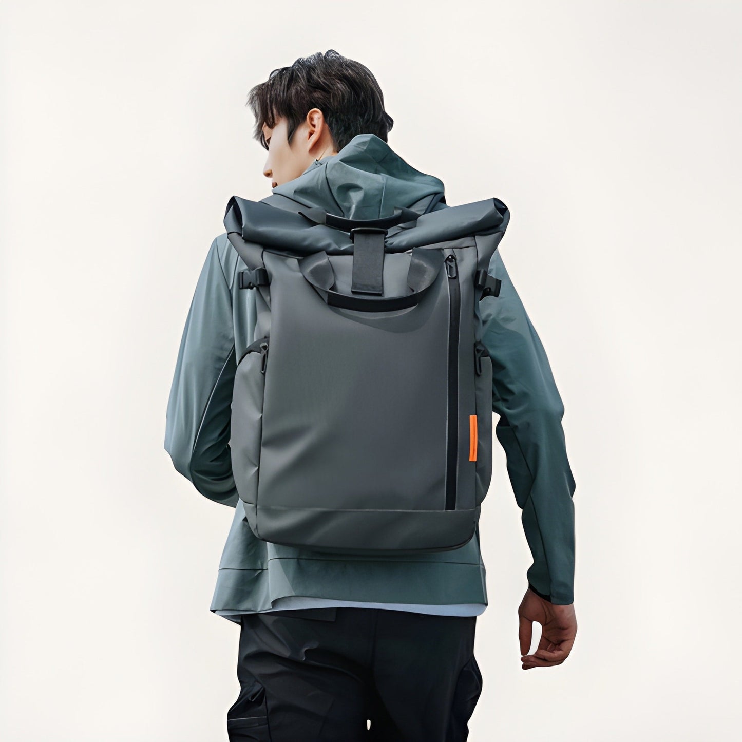 Mochila Roll-Top Impermeable 30L para Portátil 15” – Hombre/Mujer