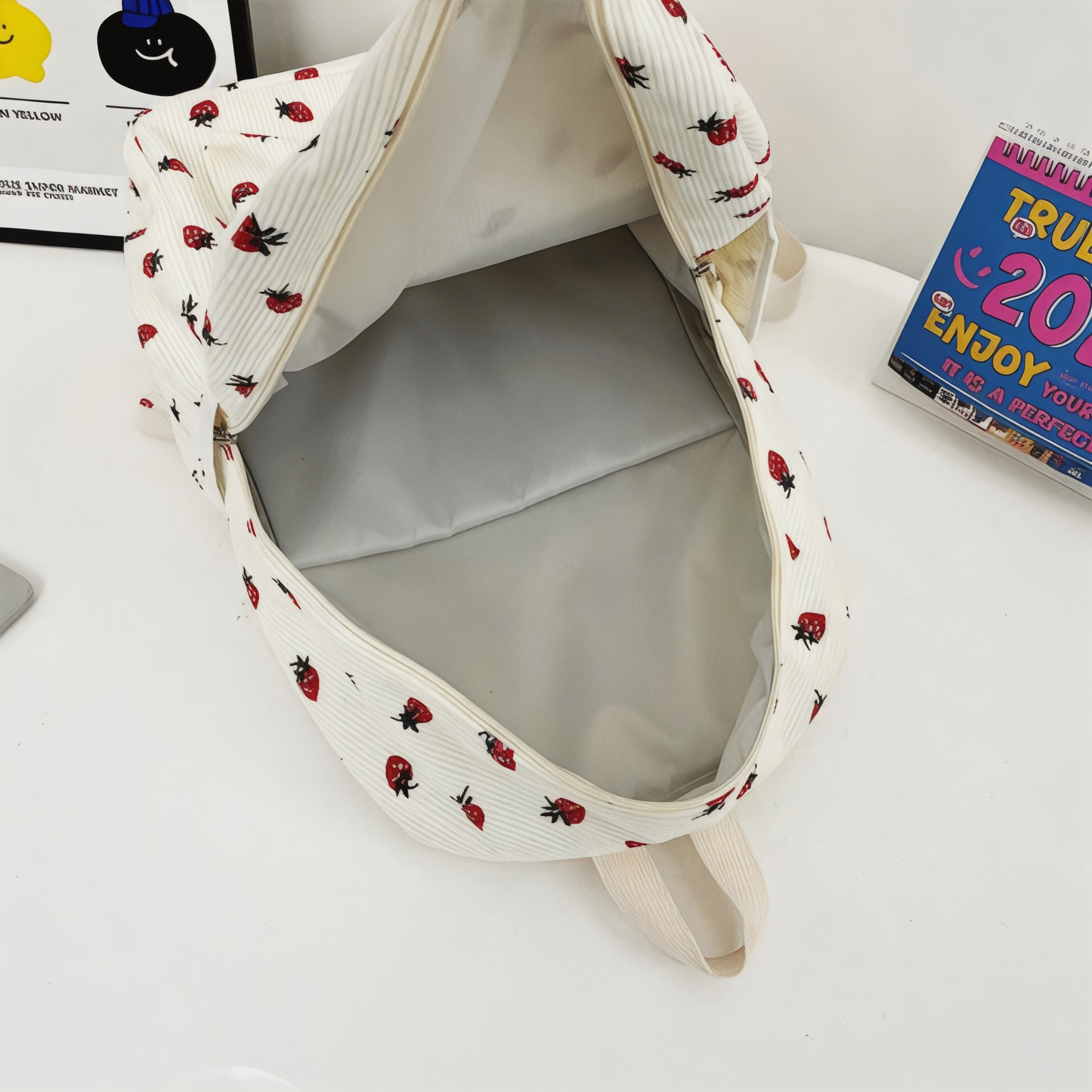 Mochila mujer original 20L, diseño fresa en terciopelo – Havresacs