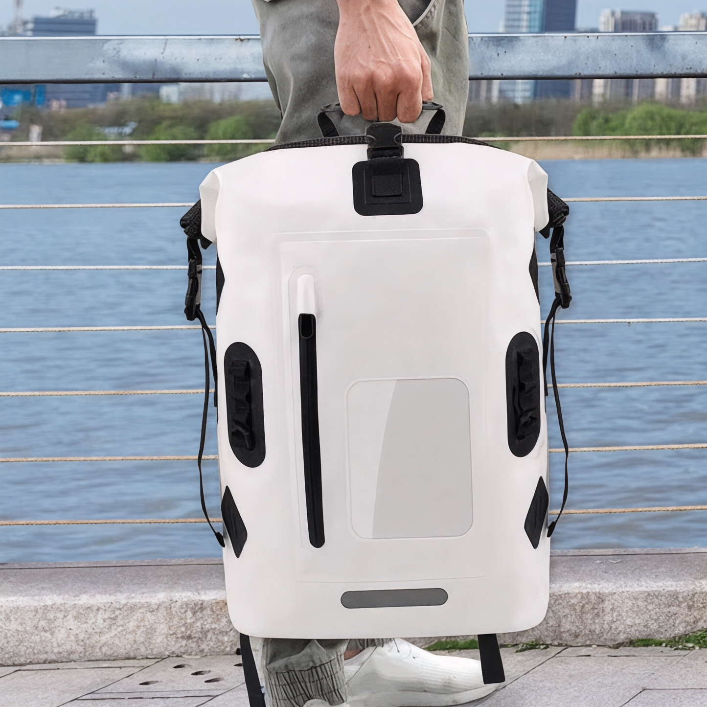 Mochila impermeable AquaTrek Pro 30L | Aventura sin límites