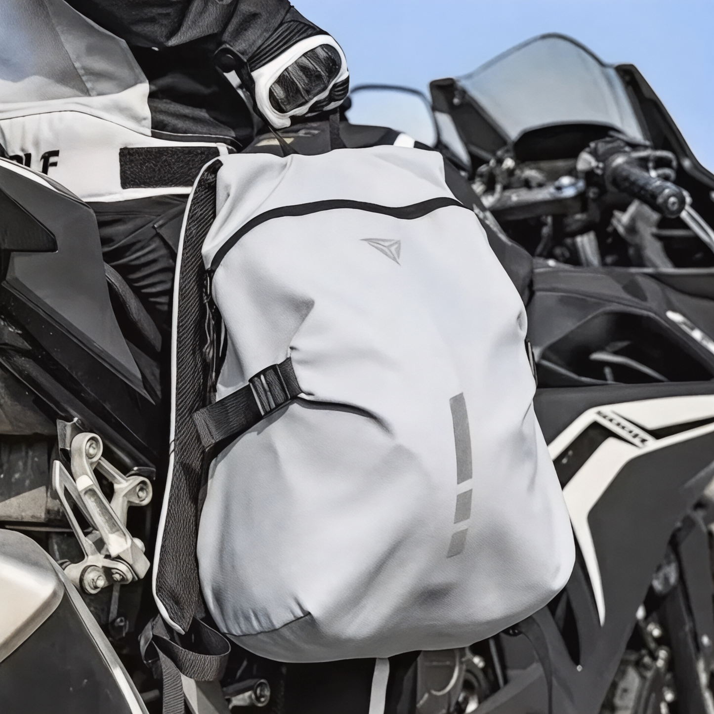 Mochila de moto impermeable 30 L Compartimento para portátil de 15"