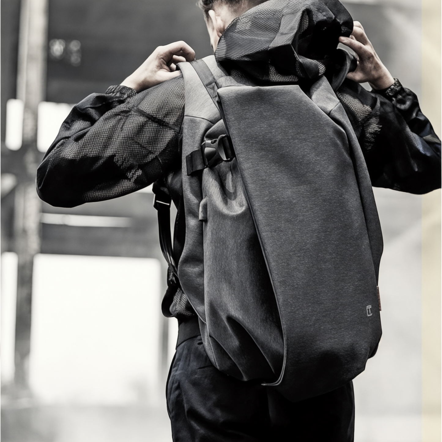 Mochila impermeable antirrobo conectada – TechNomad+ – Havresacs