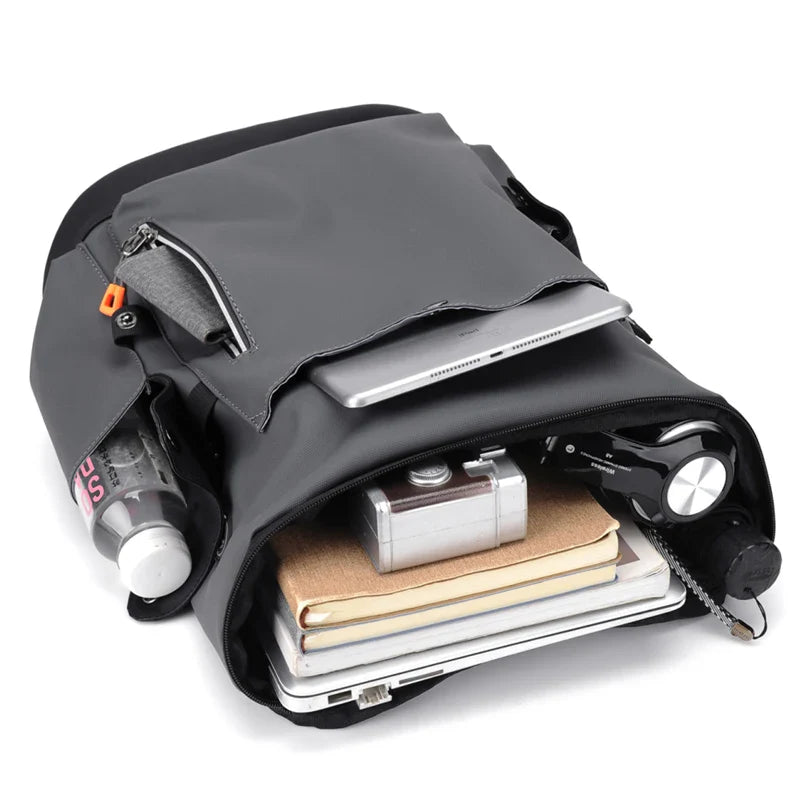 Mochila impermeable para hombre con compartimento para portátil 15"