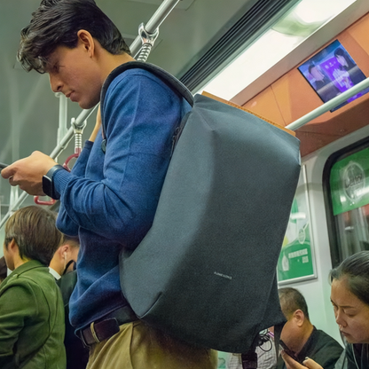 Mochila antirrobo e impermeable con bolsillo para portátil 15,6"
